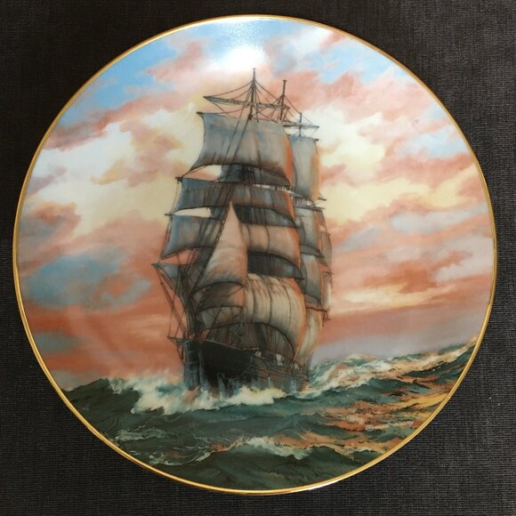 The Golden Age of the Clipper Ship 'The Blue Jacket At Sunset' Plate - Picture 6 of 7